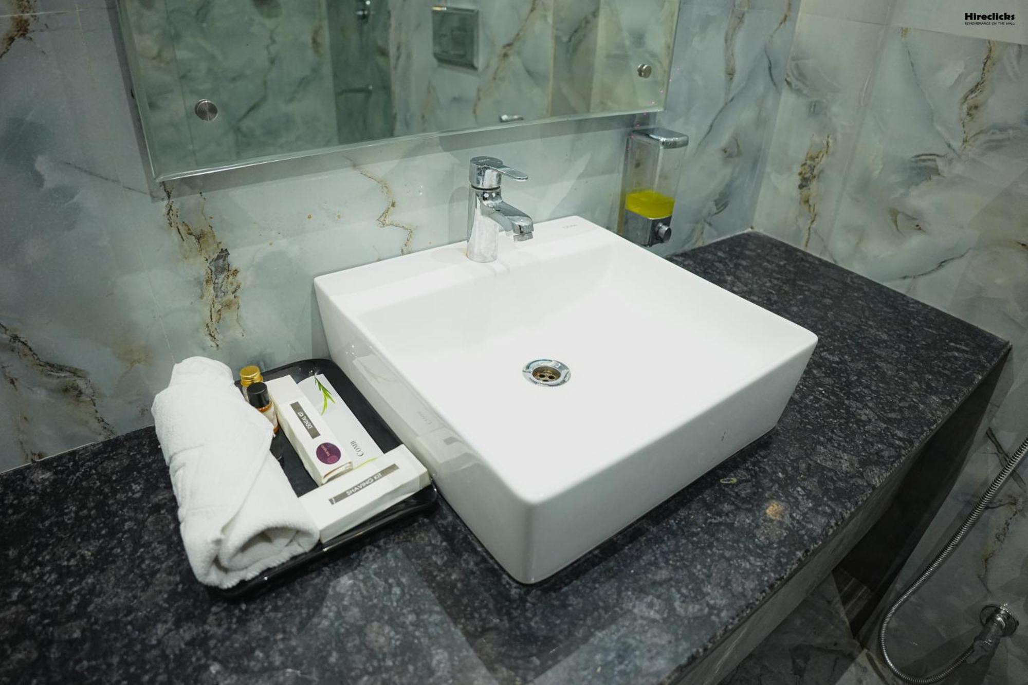 The Krati Resort And Convention Centre Bareilly Extérieur photo